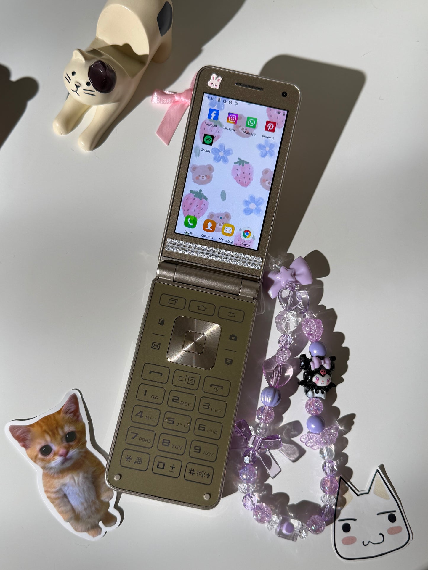 GilmoreGlee Flip Phones