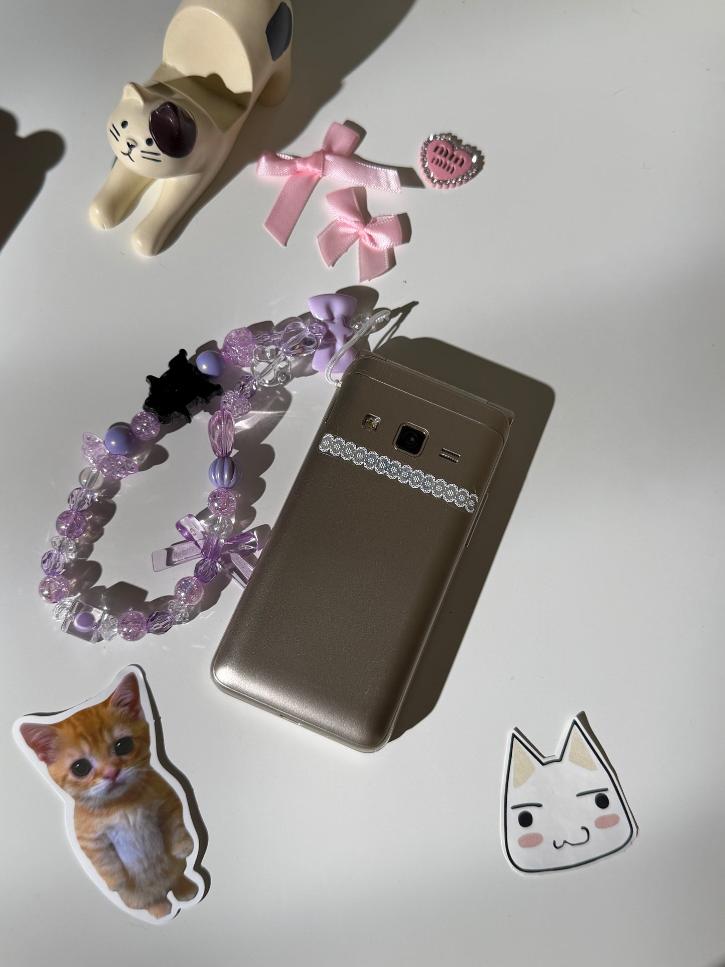 GilmoreGlee Flip Phones