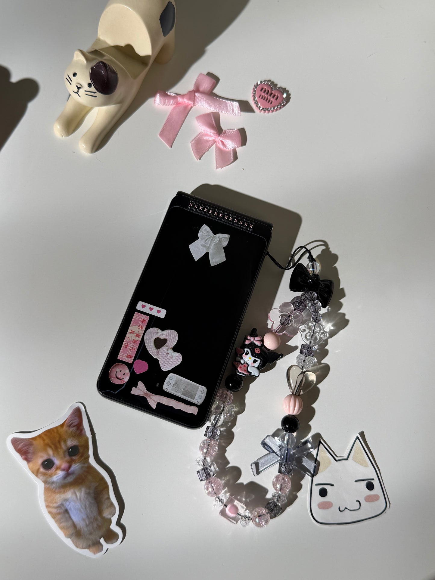 GilmoreGlee Flip Phones