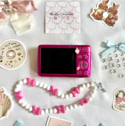 Pink Canon IXUS 130
